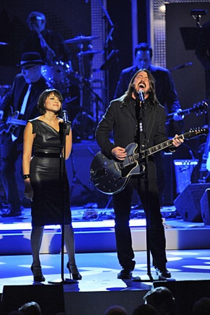 The Unexpected Dave Grohl and Norah Jones Duet Hidden Inside a Foo Fighters Album