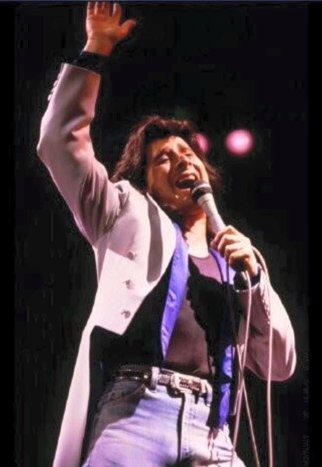 TThe Real Love Story Behind Steve Perry’s Biggest Solo Hit