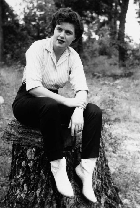 How Patsy Cline Turned Willie Nelson’s Unusual Song Into a Country Standard
