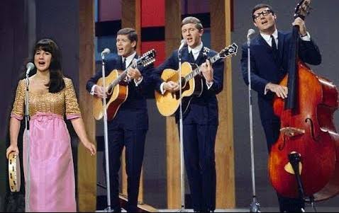The Seekers’ “Georgy Girl” Bridges Folk and Pop Worlds to Achieve Global Acclaim in 1966 - Today’s Story!