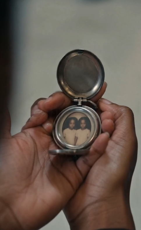 The Servant Who Shared the Heiress's Face