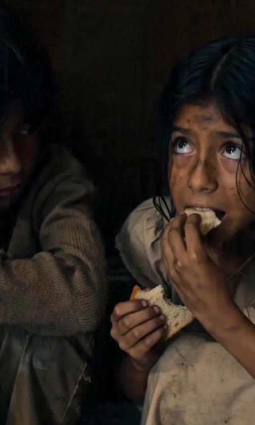 The Children Ate Dry Bread Beneath His Christmas Staircase—Then He Saw Who Got the Larger Half