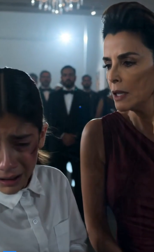 She Slapped the Banquet Girl and Said, “Stay Away From My Husband”