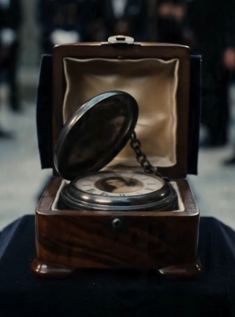 The Pocket Watch Maya Ellis Opened Before the Auction
