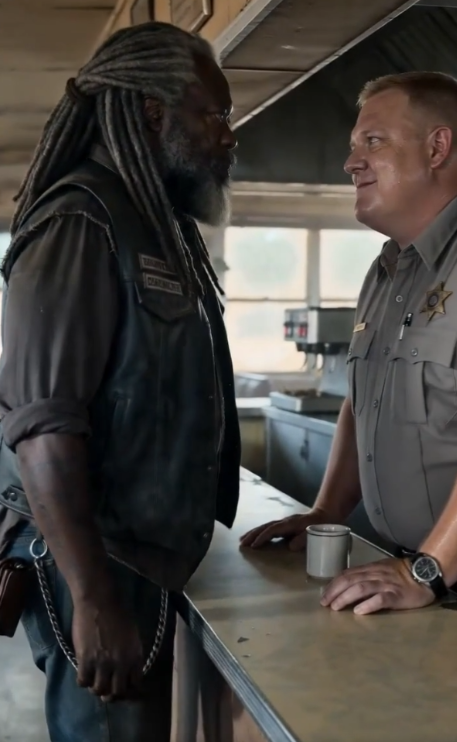 The Officer Threw Coffee at the Old Waitress—Then the Biker Stood Up