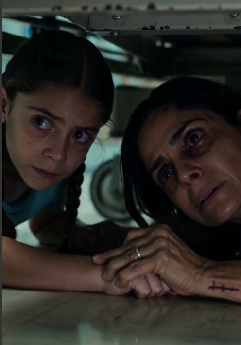 The Girl Who Hid Her Mother Under the Hospital Bed