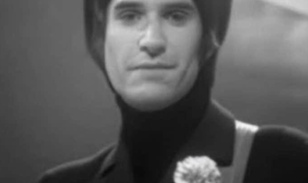 The Kinks’ ‘Sunny Afternoon’ Captures 1966’s Class Tensions and Transforms Pop with Bittersweet Irony