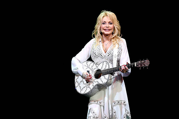 Elvis Wanted to Record Dolly Parton’s Greatest Song — She Said No and Cried All Night