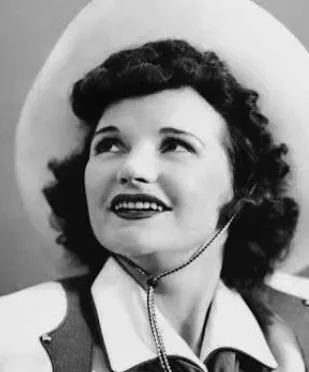 Country Music’s First Female Million-Seller Later Recorded One of Its Strangest Murder Songs
