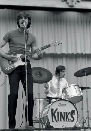 Dave Davies Took a Razor Blade to a Cheap Amp — The Sound Helped Turn The Kinks Into Stars