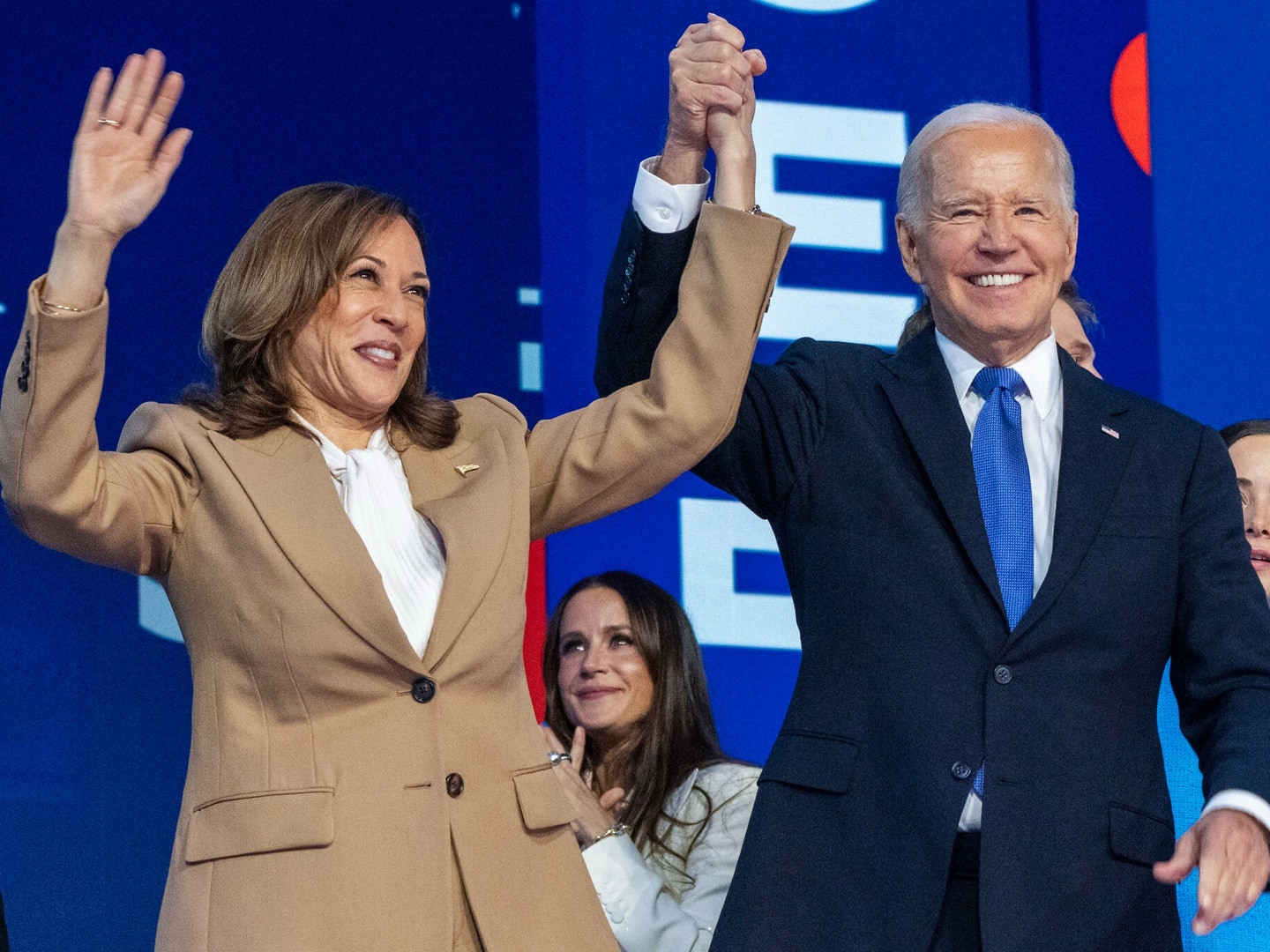 WOW! HARRIS BREAKS WITH BIDEN — HER BOMBSHELL CLAIM SHAKES WASHINGTON