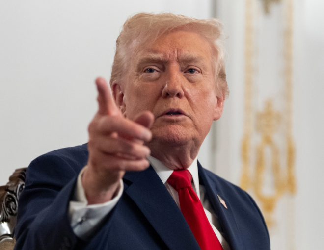 🚨 BREAKING: Former CIA Chief Calls to Remove Trump as War Tensions Explode
