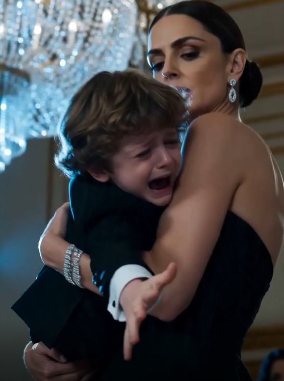 The full Story: The Little Boy Ran Into The Wedding And Cried, “Mom!”