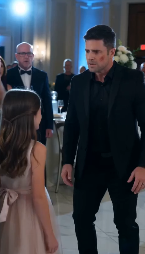 HE FRAMED MY 8-YEAR-OLD DAUGHTER AT HIS WEDDING... BUT THE CAMERA SAW EVERYTHING
