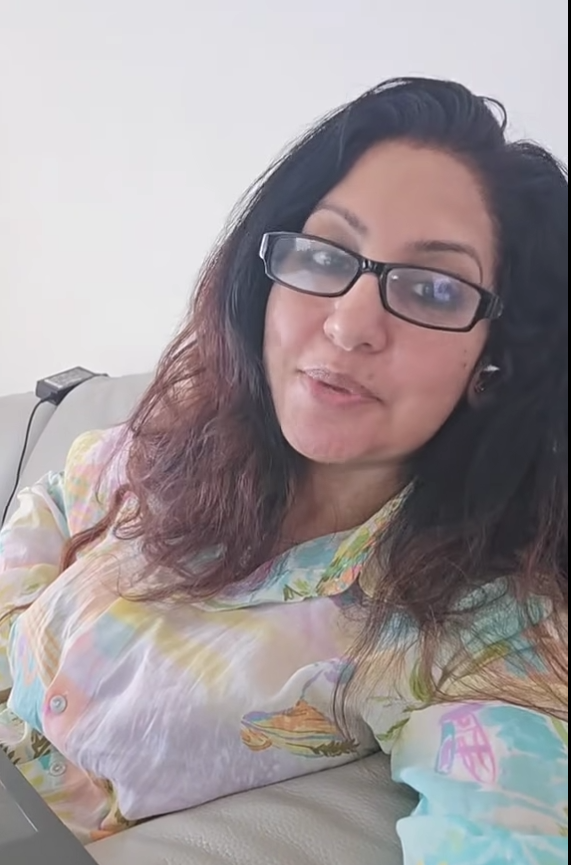 Taniakay – La mujer que convirtió el paso del tiempo en su mayor encanto