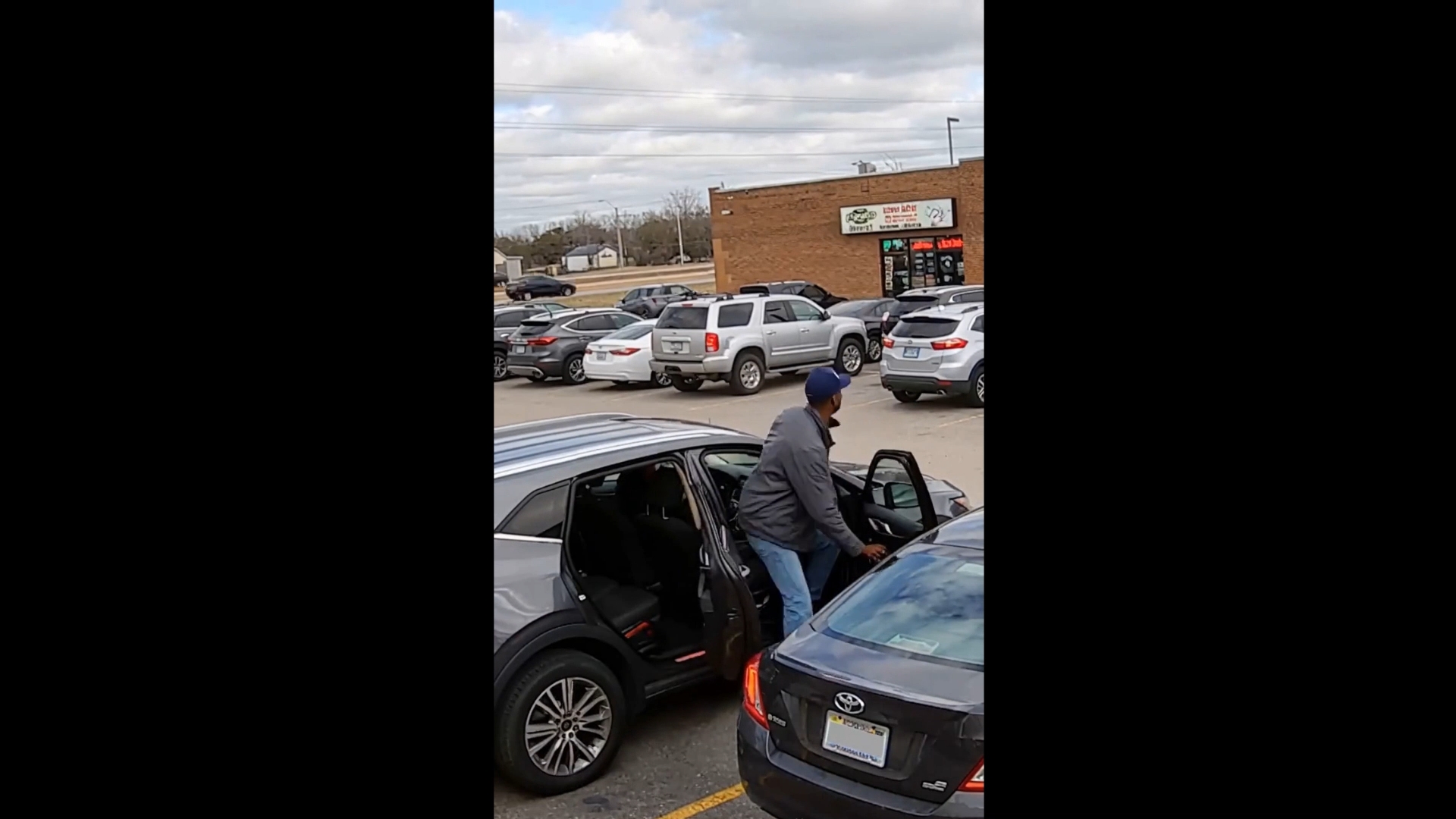 How a Mundane Parking Lot Ended the Manhunt for Gregory Henderson Jr.