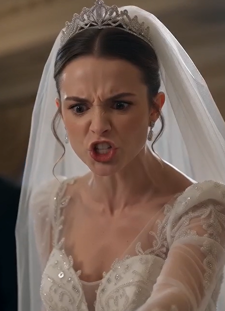 The Missing Diamond Necklace Fell From the Groom’s Own Pocket