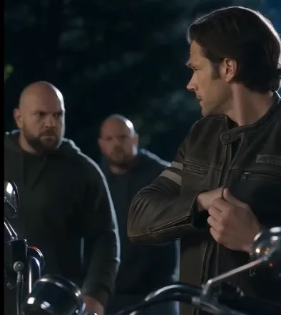 Four Men Surrounded the Biker—Then One Text Message Changed Everything