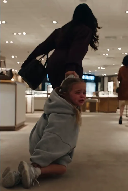 SHE DRAGGED A CRYING 4-YEAR-OLD INTO THE FITTING ROOM—THEN THE MANAGER  SAW THE BRACELET