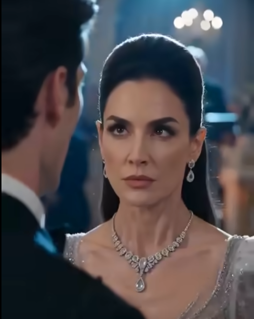 MY HUSBAND’S MISTRESS BLOCKED ME FROM MY OWN GALA WHILE WEARING MY DEAD MOTHER’S DIAMONDS. THEN THE BOARD CHAIRMAN ANNOUNCED I OWNED THE ESTATE AND SHOWED ME THE DEATH CERTIFICATE MY HUSBAND FILED WHILE I WAS STILL ALIVE.