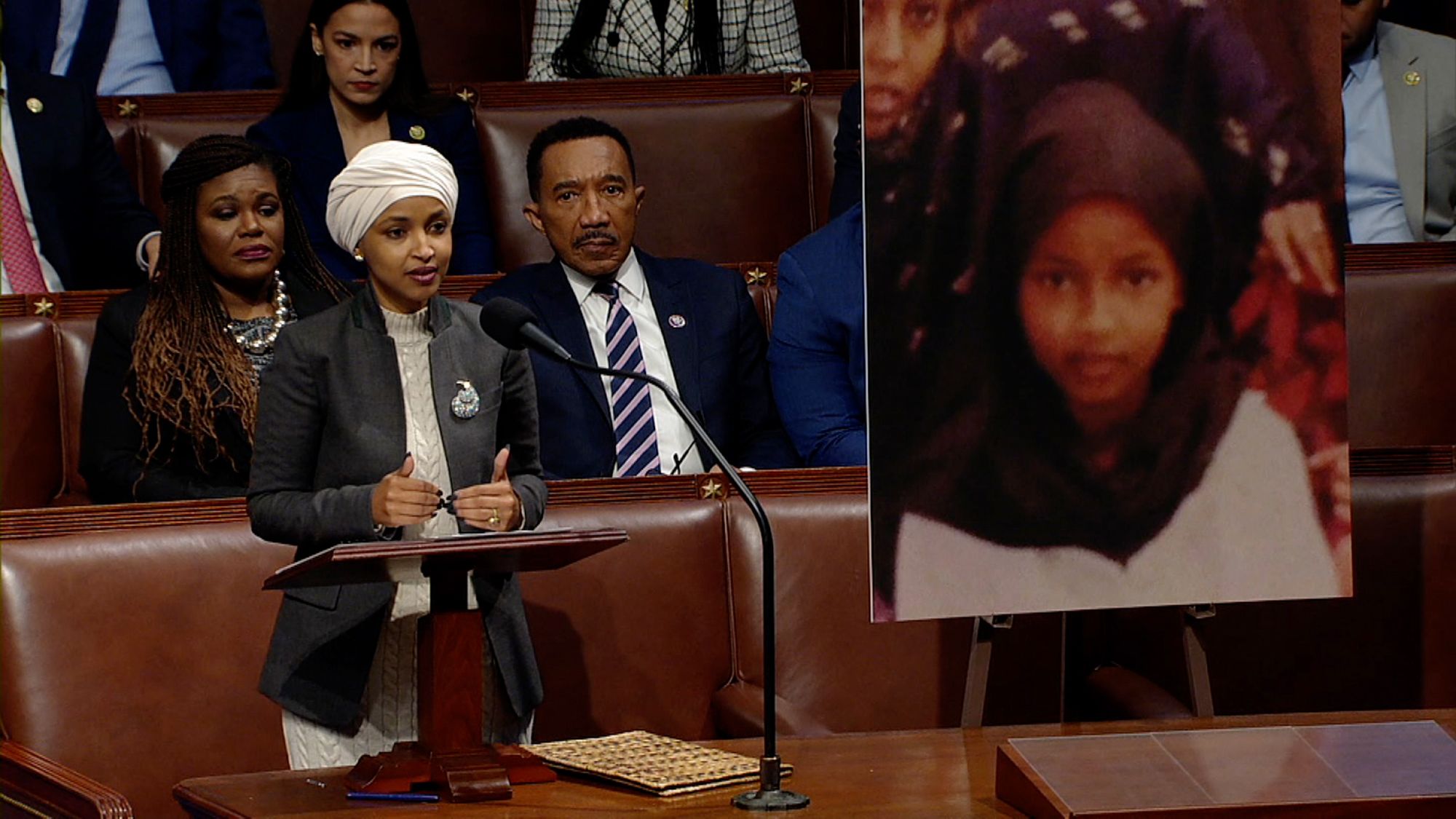 Congress Confronts a Growing Storm as New Push Against Ilhan Omar Sparks National Debate