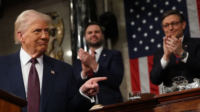 A Last-Minute Reversal Clears the Way for a Massive Immigration Crackdown Funding Push