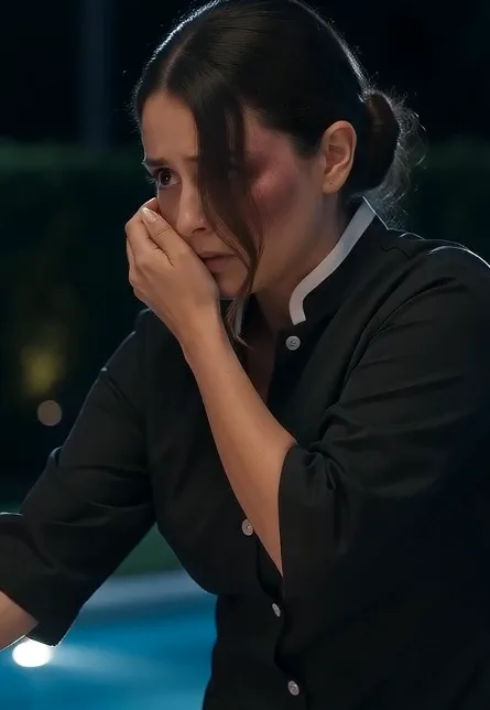 THE MAFIA BOSS ASKED ONE QUESTION ABOUT SOPHIE'S FACE AND UNCOVERED A SECRET HIS MOTHER HAD LEFT LOCKED AWAY