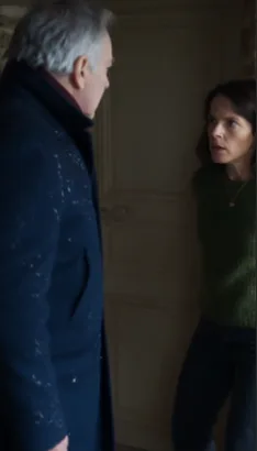 # ELLE VENAIT VIDER LA MAISON DE SA TANTE… JUSQU’À CE QU’UNE CASSETTE LUI FASSE ENTENDRE LA VOIX DE SA MÈRE MORTE DEPUIS VINGT-QUATRE ANS