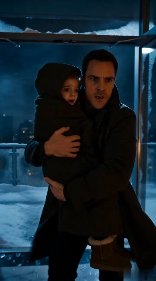 FROZEN WHISPERS: THE MIDNIGHT HOMECOMING THAT SHATTERED A CRUEL ILLUSION