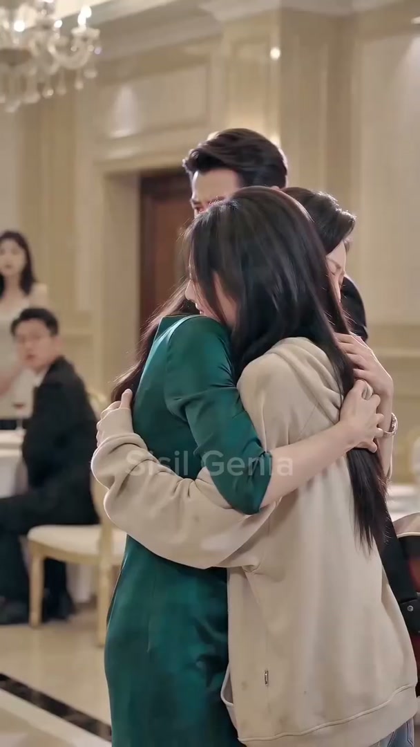 A short drama entertainment video about a wealthy married couple who accidentally reunite with their long-lost child at a luxurious restaurant.
