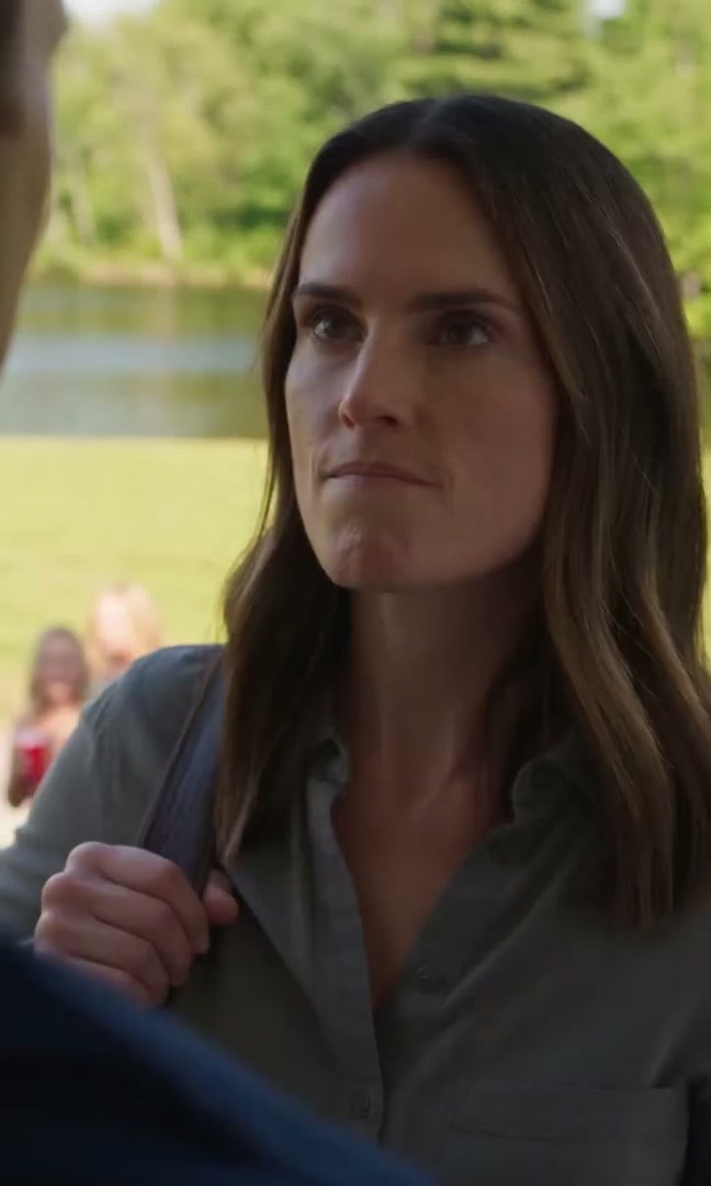 THE HOUSE ON THE LAKE: A WOMAN FIGHTS FOR HER BIRTHRIGHT, HER FAMILY, AND THE TRUTH SHE WAS LOCKED OUT OF