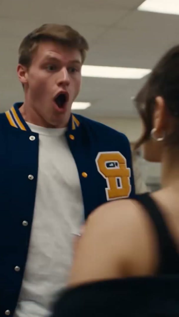 THE GIRL BENEATH THE MESSY BUN WHO BROKE THE GOLDEN BOY OF OAK RIDGE HIGH
