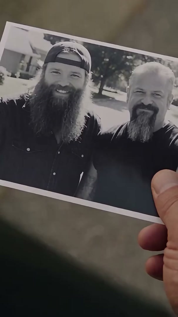 THE GHOST ON THE COUNTER: A TATTOOED RIDER, A FADED PHOTOGRAPH, AND THE MIDNIGHT ROAD HOME