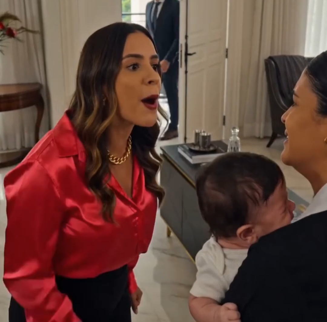 Esta mulher humilhou a babá acreditando que estava segura, mas seu marido ouviu tudo