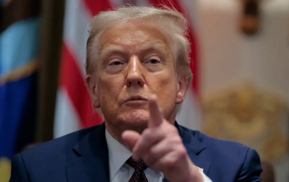 Trump’s Quiet Moment in Washington: The Pause That Shifted Everything