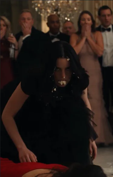 LA FEMME EN NOIR NE PARDONNAIT PLUS