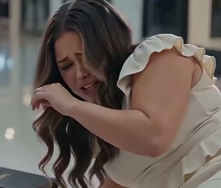 Her Ex Kicked Her to the Mall Floor and Called Her Trash—Until the City’s Feared Mafia Boss Knelt Beside Her, Claiming She Was His Wife