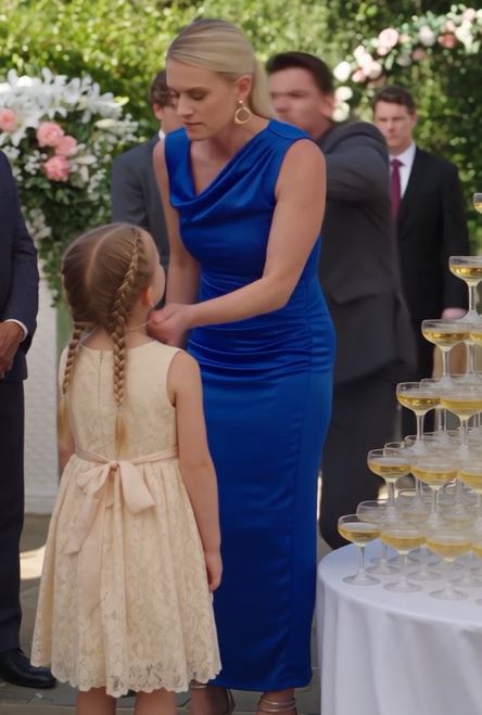 The Bride Ripped a Silver Necklace From Her 5-Year-Old Stepdaughter—Then One Wedding Guest Whispered, “Daniel… That Necklace Was Never Hers.”