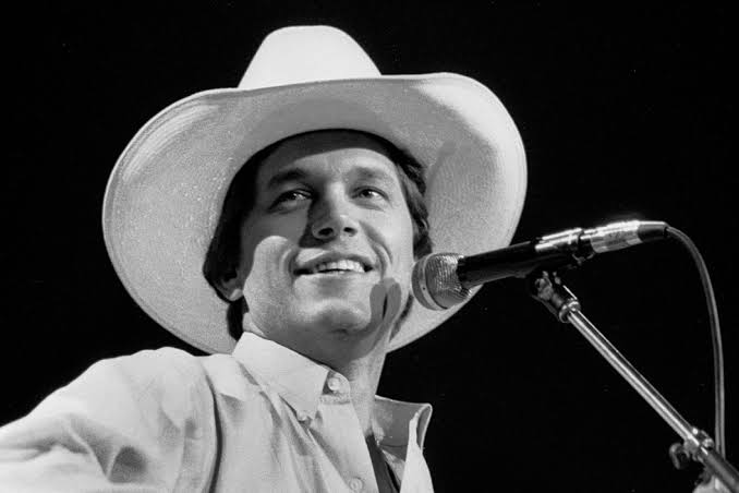 George Strait’s “Amarillo by Morning” Rides Into Country Music History as a Quiet Masterpiece in 1983-2