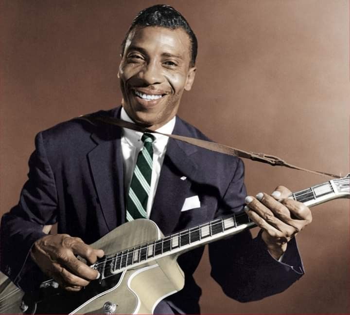 The Guitarist Who Made the Electric Guitar Sound Like a Star