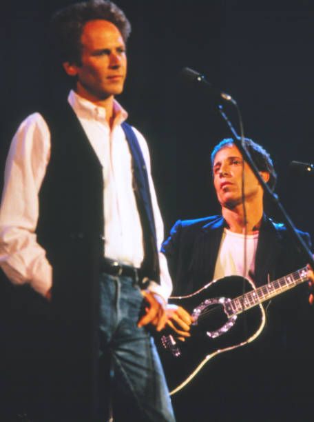 Simon & Garfunkel’s “The Sound of Silence”: The Song That Turned Loneliness Into a Generation’s Anthem