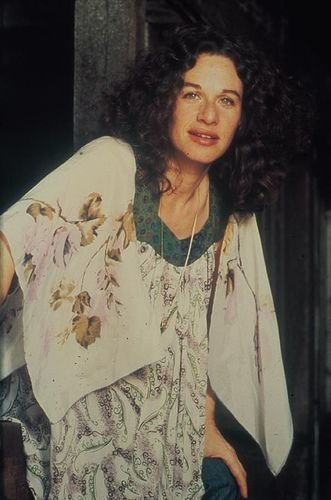 Carole King Wrote About the End of a Love Story — Then “It’s Too Late” Became One of Her Defining Hits