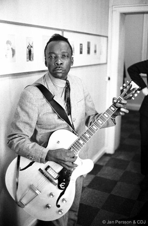 Cut in 1948: one guitar, one voice, one foot on a board. No band. It went to number one.