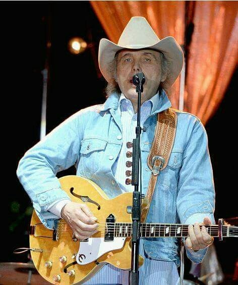 John Anderson Was Working on the Grand Ole Opry Roof — Then “Swingin’” Turned Him Into a Country Star