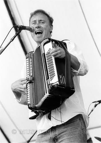 1986 — Bruce Hornsby Put Welfare, Racism and Two Piano Solos Into a Pop Single. How Did “The Way It Is” Reach No. 1?