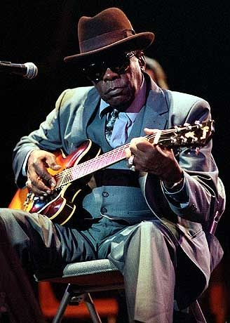 The Bartender’s Warning That Turned His Bad Habit Into a Blues Classic