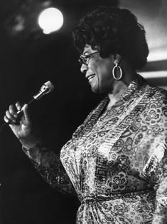 Ella Fitzgerald Turned a Childhood Nursery Rhyme Into a Million-Selling Jazz Hit That Made Her a Star