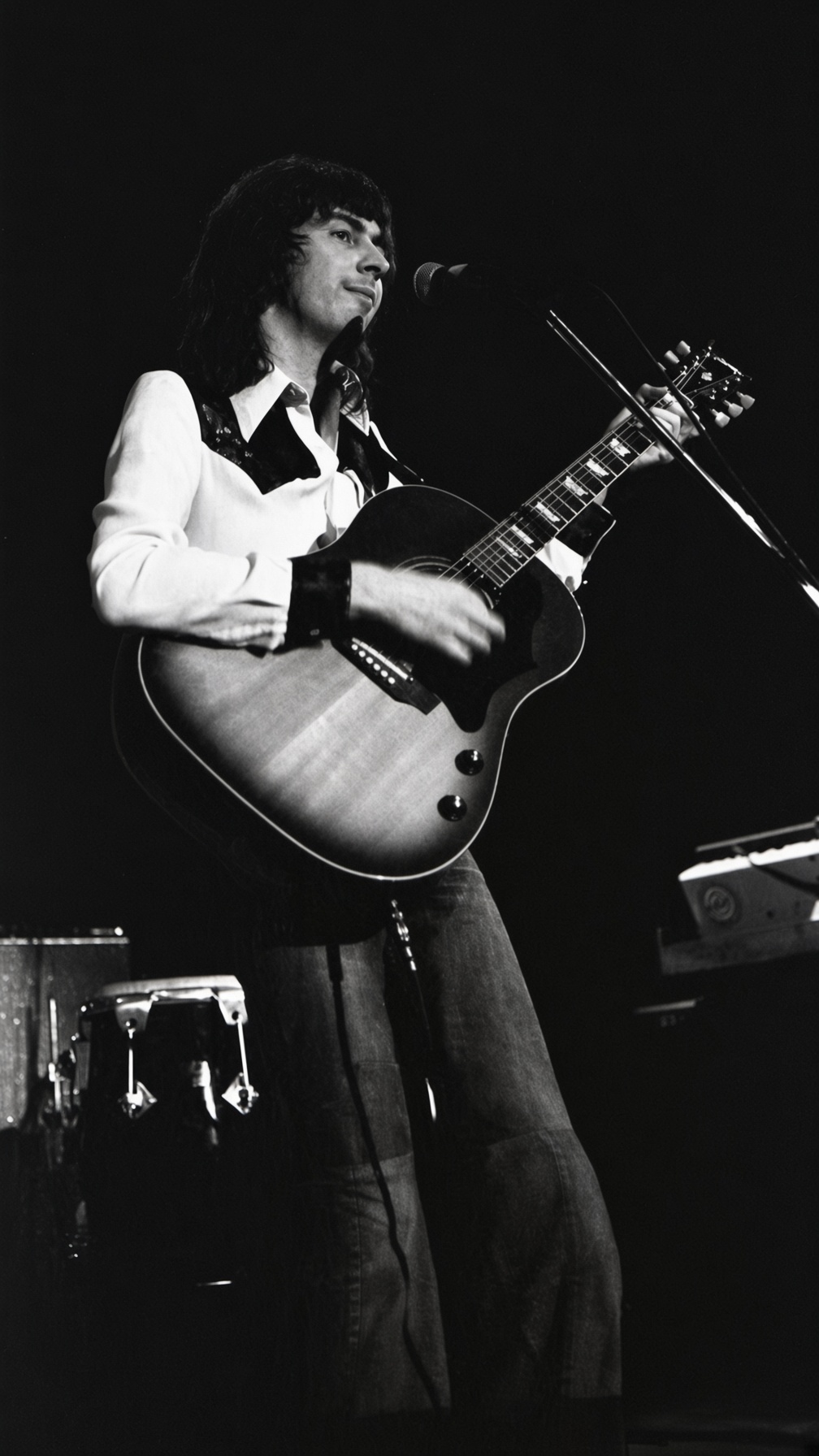 The Tragic First Life Behind Al Stewart’s “Year of the Cat”