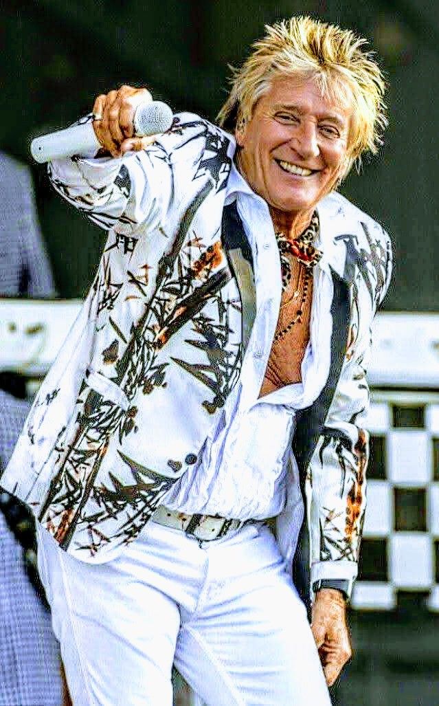 The Song Rod Stewart Borrowed — And Turned Into a Timeless Classic