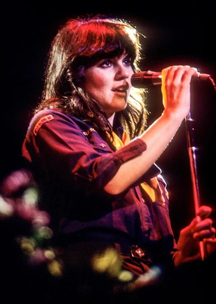 Linda Ronstadt’s ‘You’re No Good’ Reshapes Pop-Rock Radio and Secures Her Crown as the Queen of the ‘70s Sound in 1975 - StoryPulse